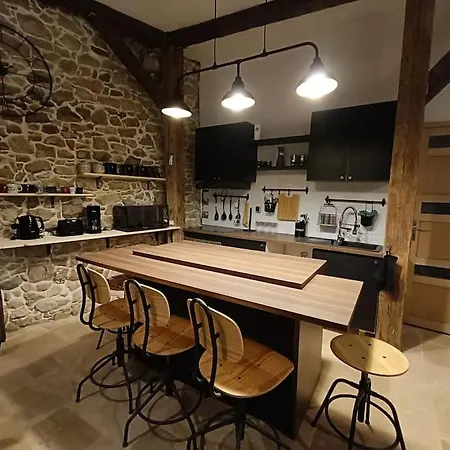 Grange Renovee Dans Cour Privee Avec Jardin *