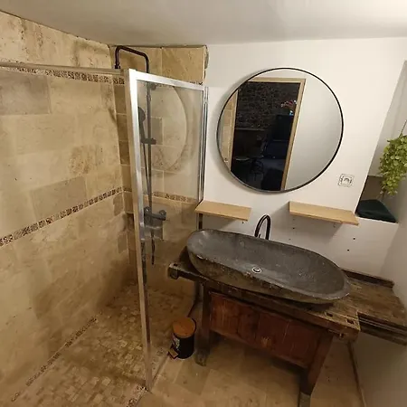 Daire Grange Renovee Dans Cour Privee Avec Jardin